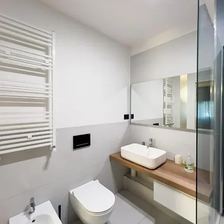 2 Double Private Parking Fast Wifi Apartment